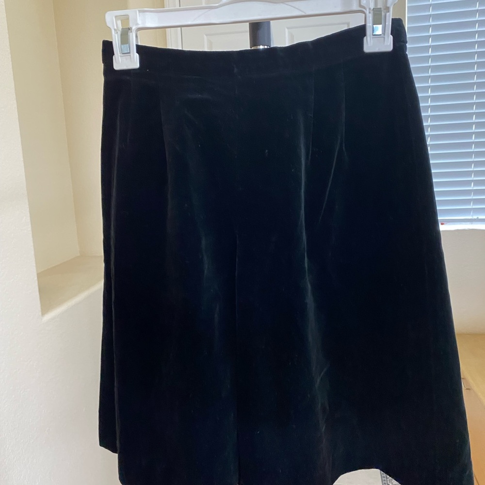 Liz Claiborne black skirt size 4